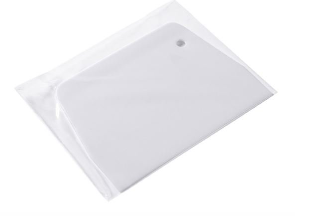 White Medium Plastic Dough Scraper Pastry Scraper & Cake Smoothing Tool - Image 3