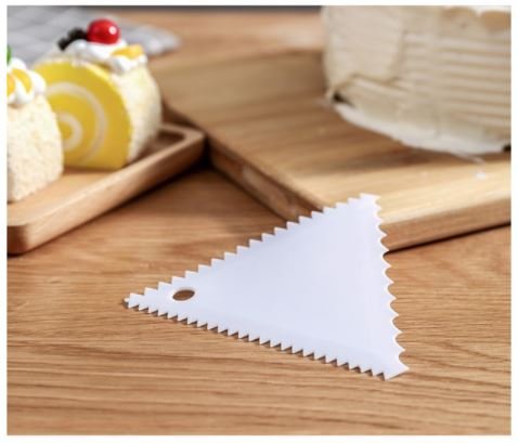 Cake Icing Spatula Plastic Sawtooth Edge Smoother for Cake Decorating - Image 4